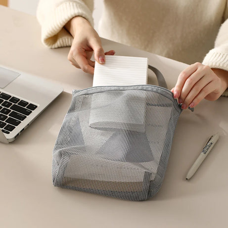 23x26cm Portable Toiletry Bag with Handy Handle Large Capacity Mesh Toiletry  Storage Bag Makeup Bag for Business Trips Travel